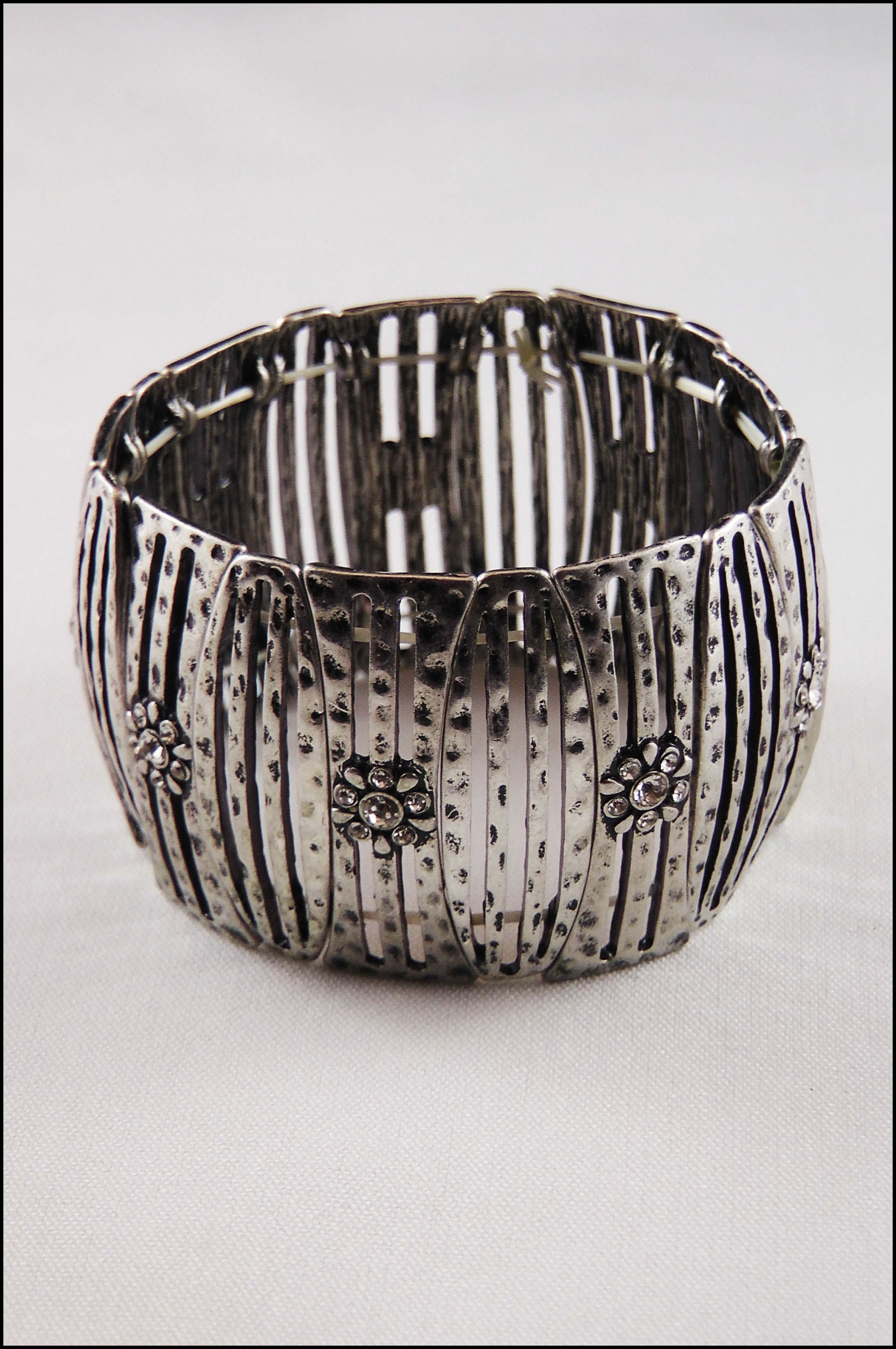 Burnish Bar Flower Stretch Bracelet