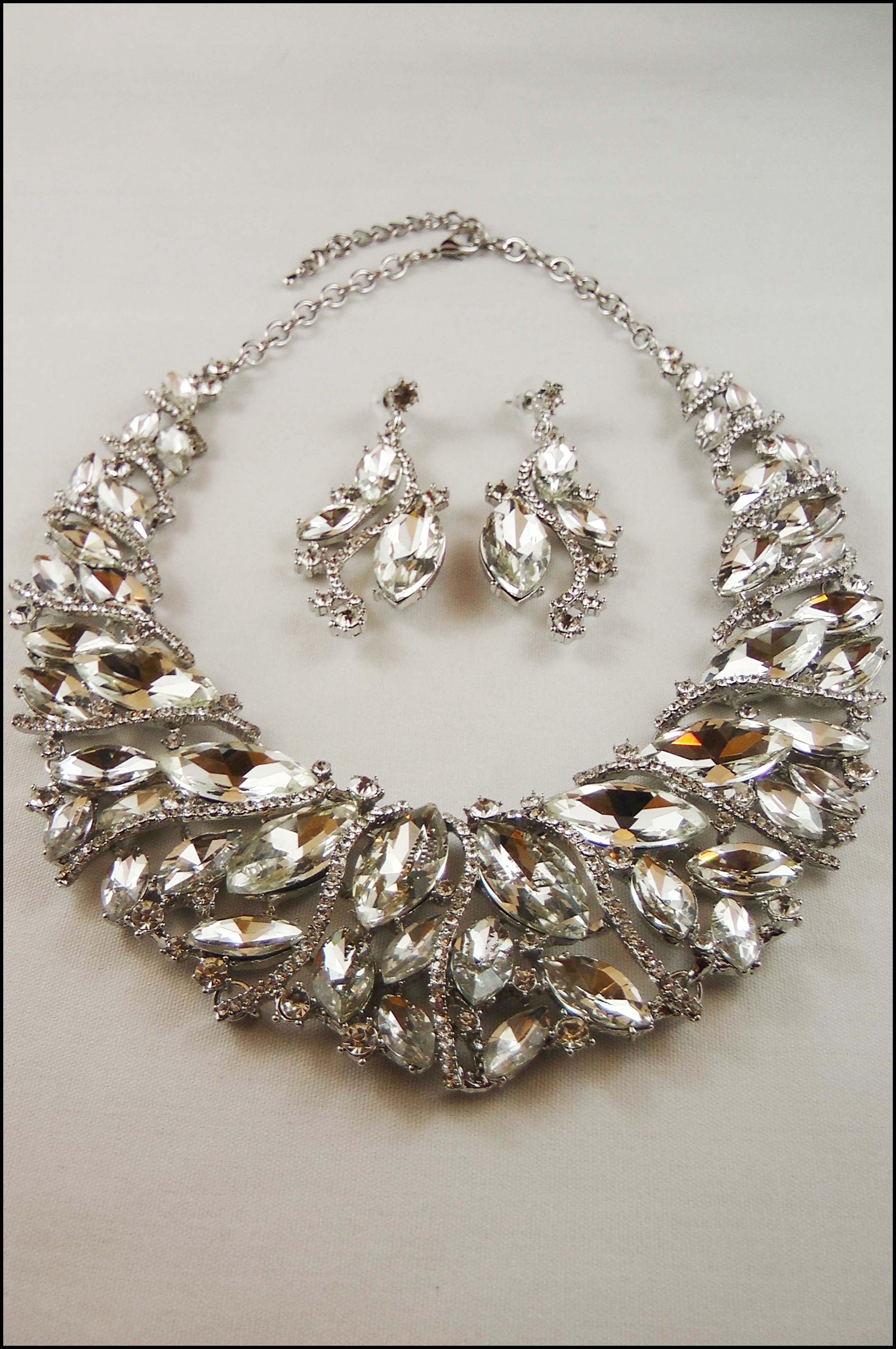 Marquis Crystal Collar Necklace Set
