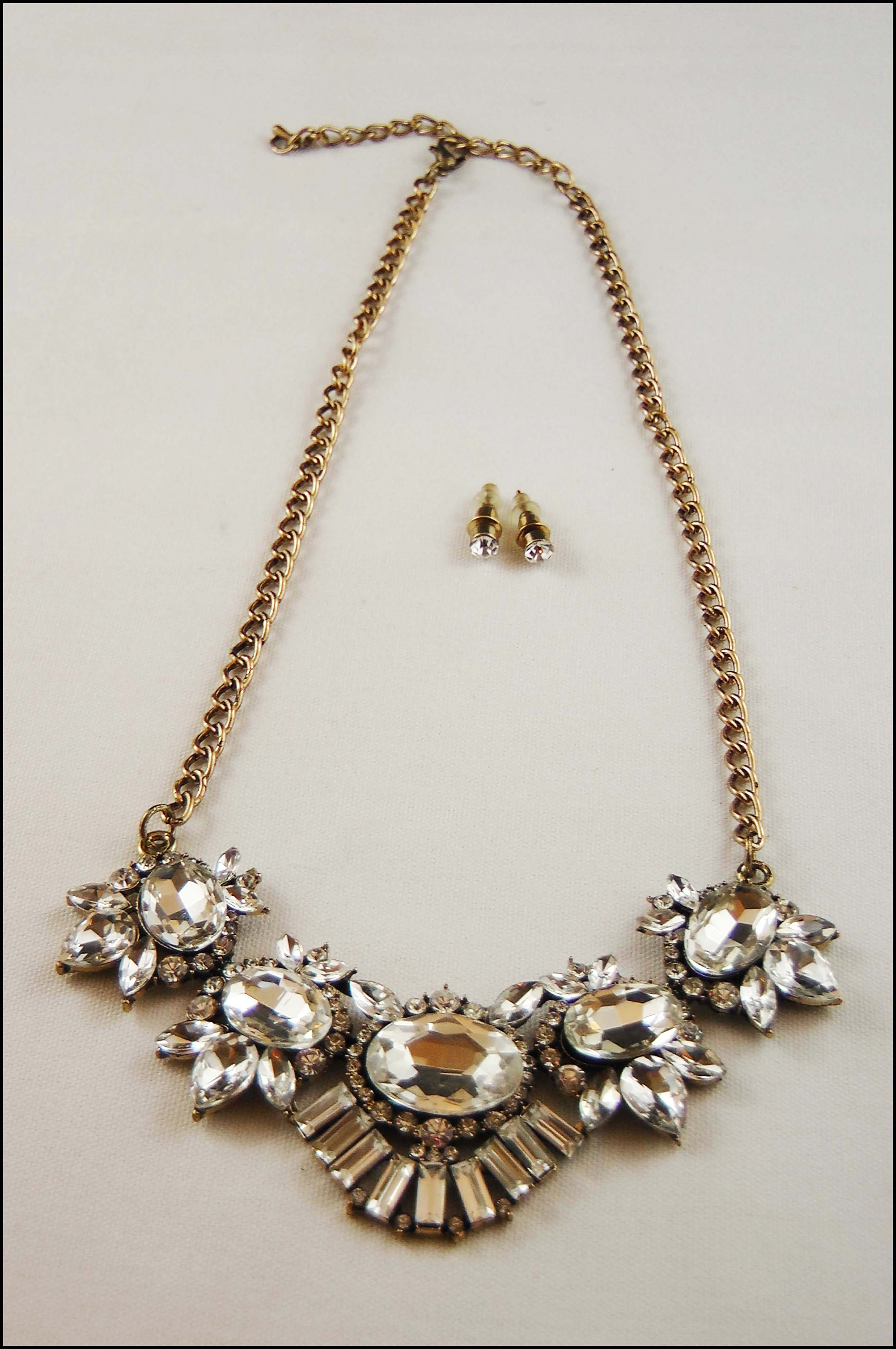 Dainty Holiday Gemstone Collar Set