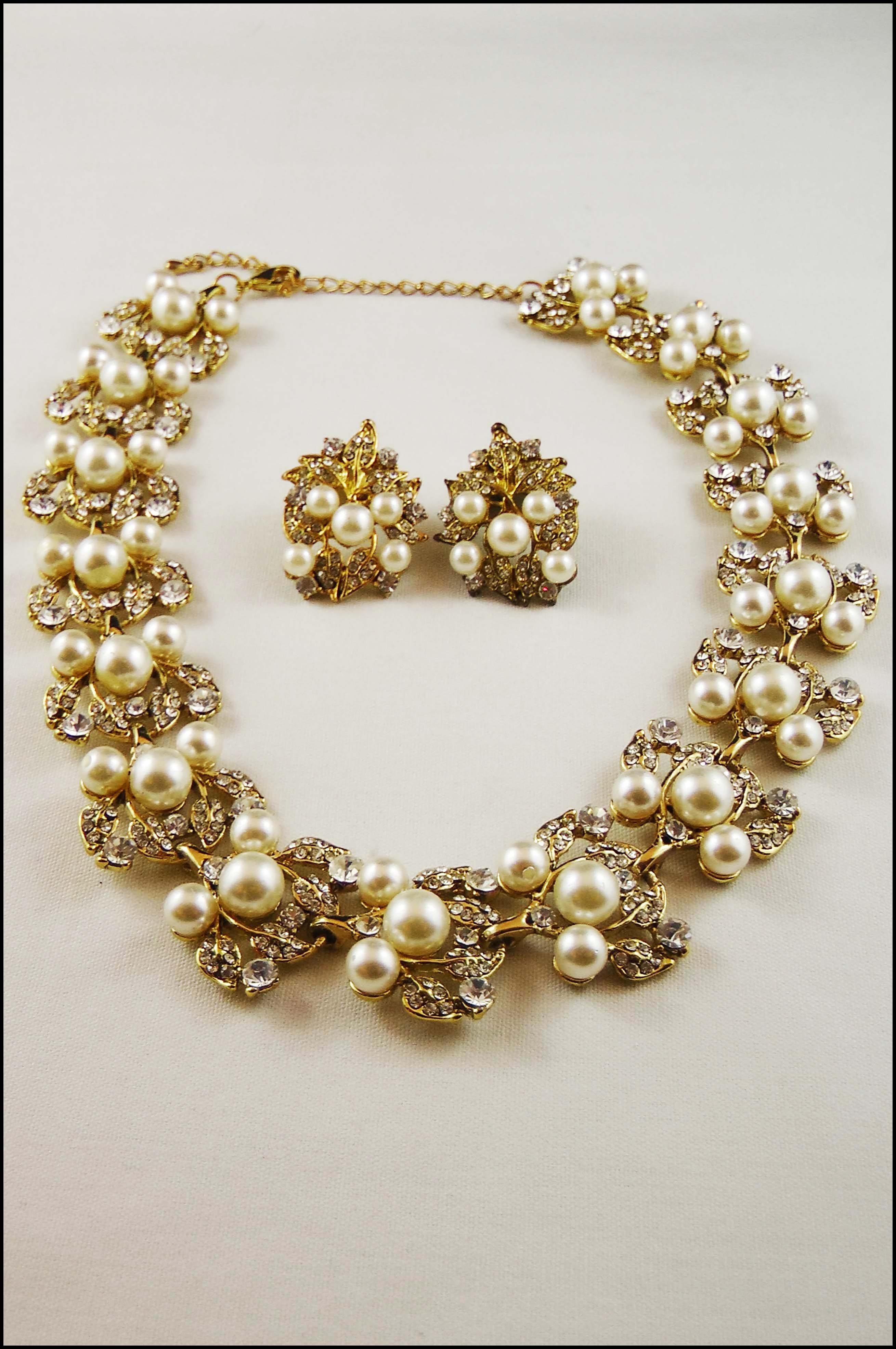 Victorian Pearl Vine Collar Set