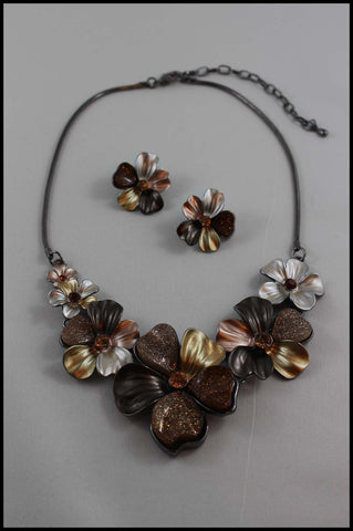 Art Deco Enamel Flower Necklace