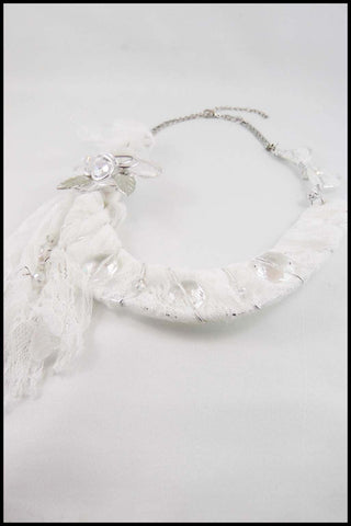 Lace Choker Embellished With Jewels and Leaves