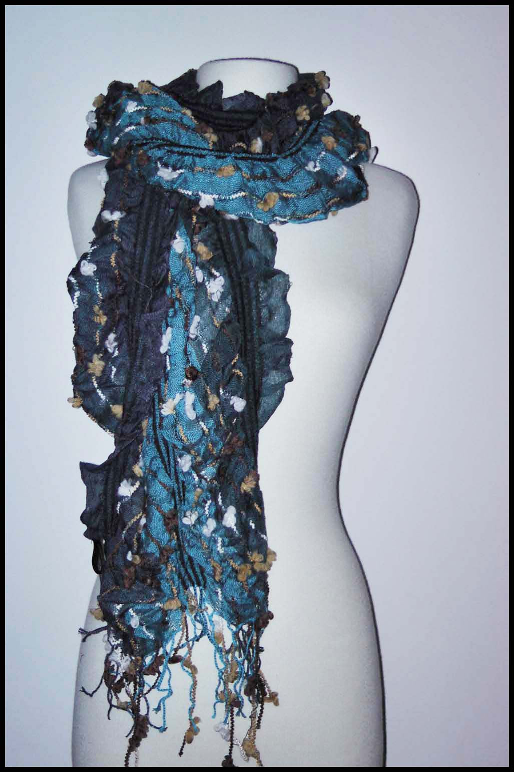 Chunky Textured Open Leaf Ruffle Scarf with Fringe