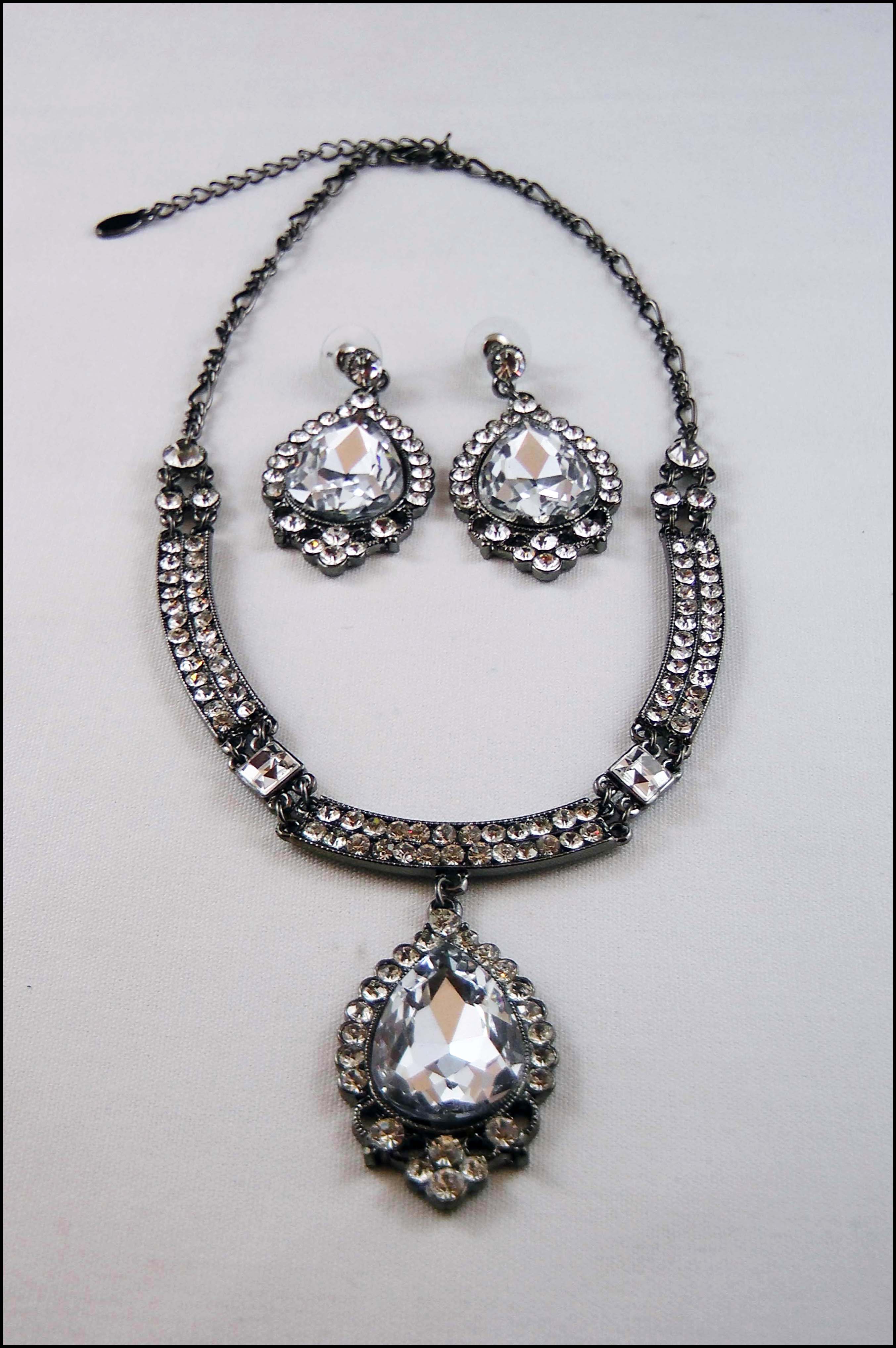 Teardrop Crystal Pendant Necklace Set