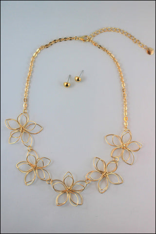 Metal Flower Necklace Set