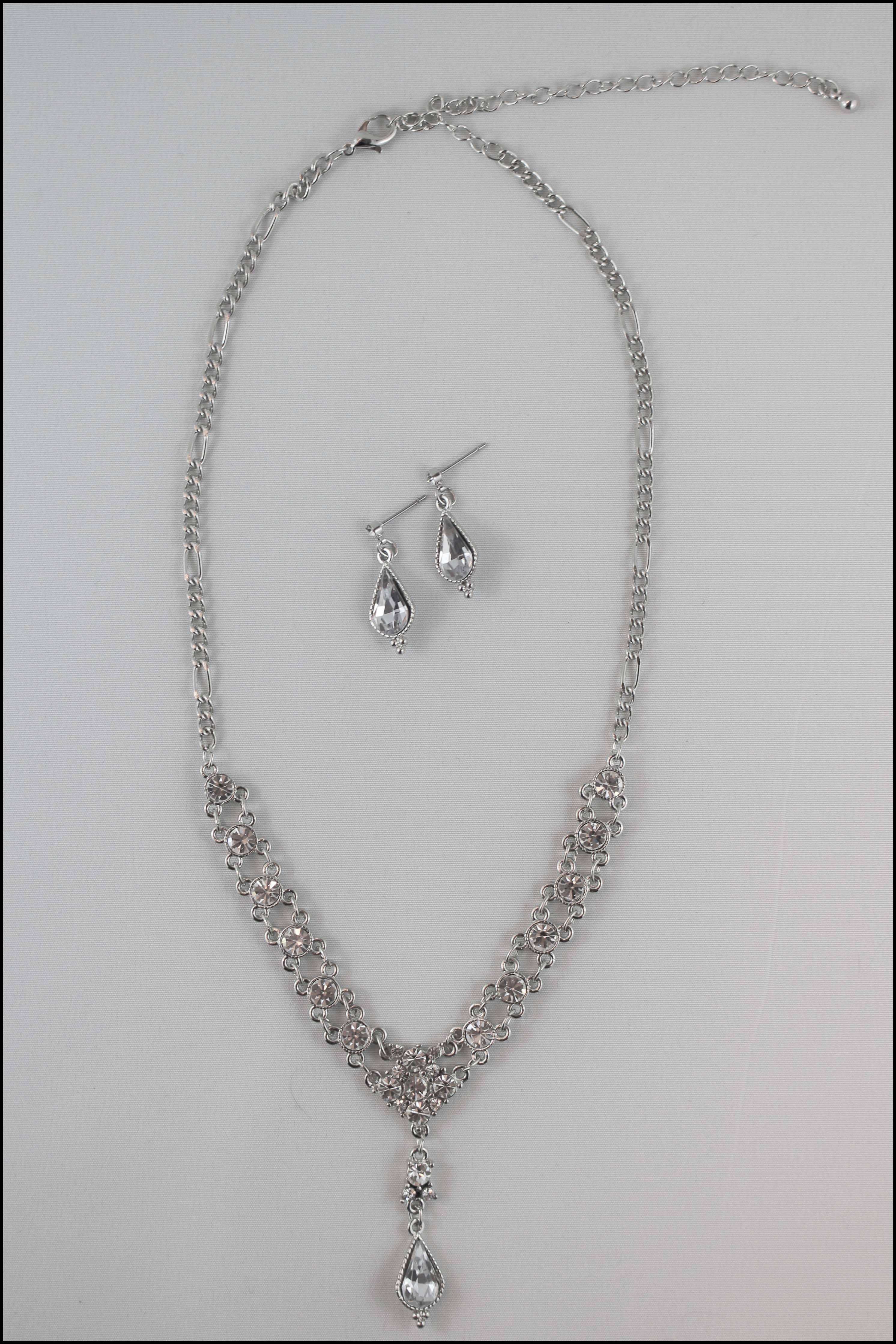 Crystal Dainty Pendant Necklace Set
